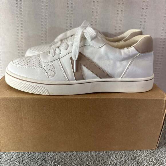 MIA Woman’s Sneakers 7.5 - Picture 2 of 9